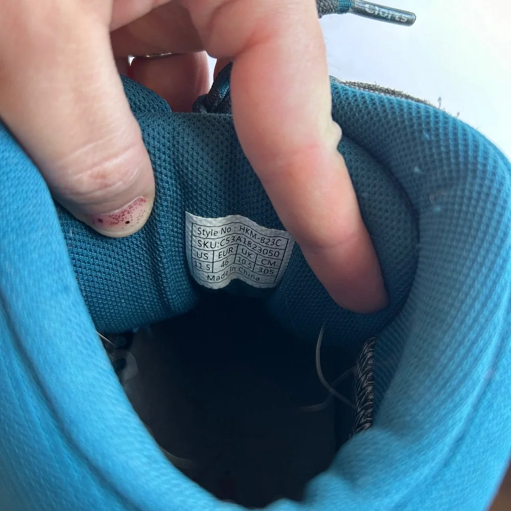 Clorts hiking boots